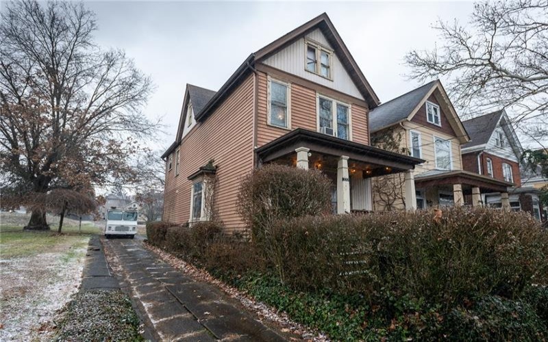 222 2nd St, Jeannette, 15644, 4 Bedroom Bedrooms, 7 Room Rooms,1.1 BathroomBathrooms,Residential,For Sale,2nd St,1778950