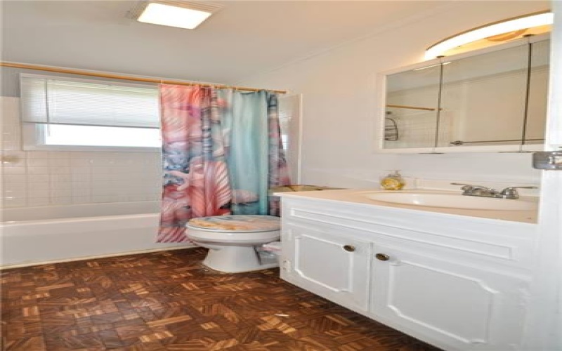 207 Scott St, Charleroi, 15022, 4 Bedroom Bedrooms, ,2 BathroomBathrooms,Residential,For Sale,Scott St,1778953