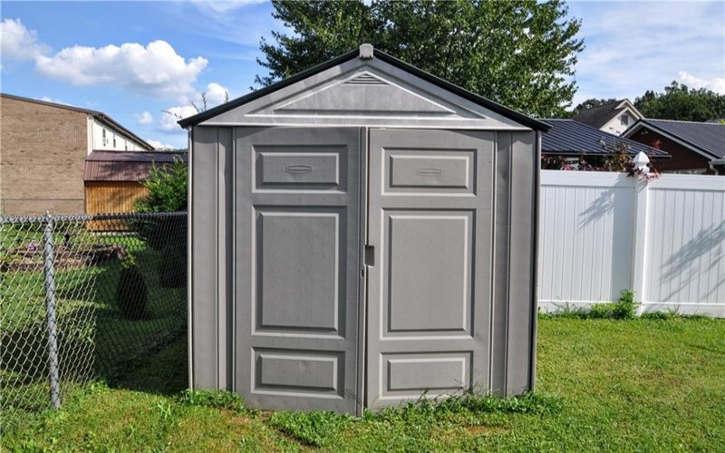 207 Scott St, Charleroi, 15022, 4 Bedroom Bedrooms, ,2 BathroomBathrooms,Residential,For Sale,Scott St,1778953
