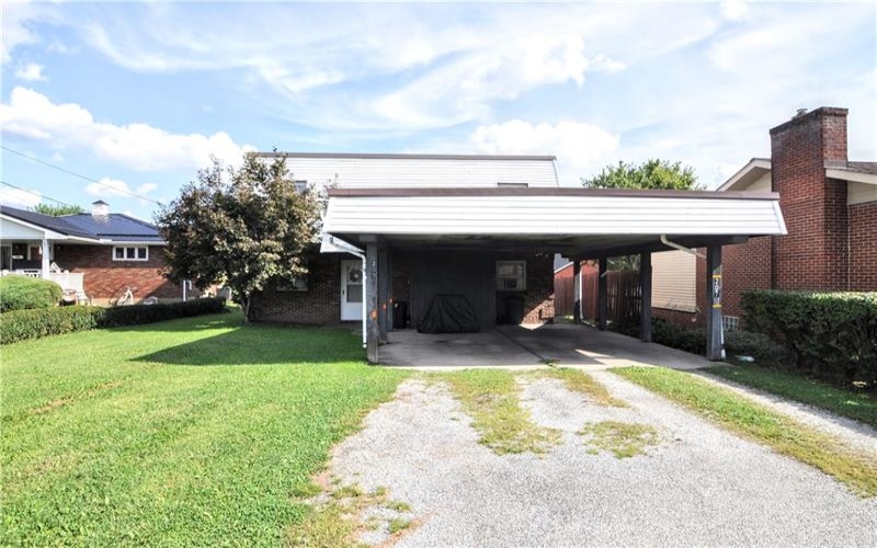 207 Scott St, Charleroi, 15022, 4 Bedroom Bedrooms, ,2 BathroomBathrooms,Residential,For Sale,Scott St,1778953
