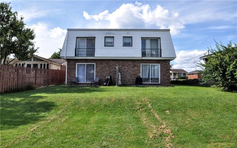207 Scott St, Charleroi, 15022, 4 Bedroom Bedrooms, ,2 BathroomBathrooms,Residential,For Sale,Scott St,1778953
