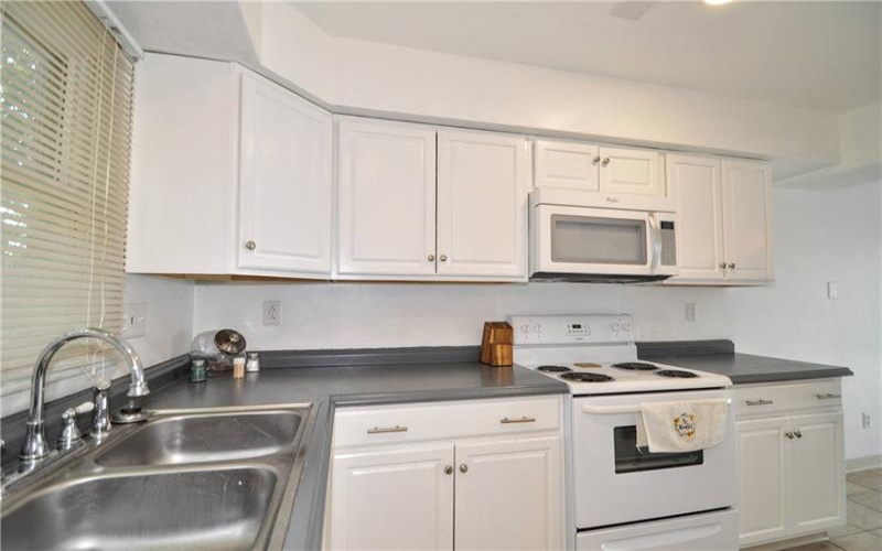 207 Scott St, Charleroi, 15022, 4 Bedroom Bedrooms, ,2 BathroomBathrooms,Residential,For Sale,Scott St,1778953