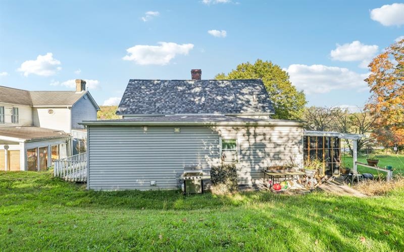 185 Center Ave, Burgettstown, 15021, 3 Bedroom Bedrooms, 7 Room Rooms,2 BathroomBathrooms,Residential,For Sale,Center Ave,1778609