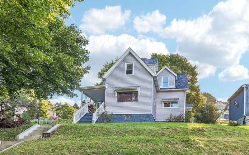 185 Center Ave, Burgettstown, 15021, 3 Bedroom Bedrooms, 7 Room Rooms,2 BathroomBathrooms,Residential,For Sale,Center Ave,1778609