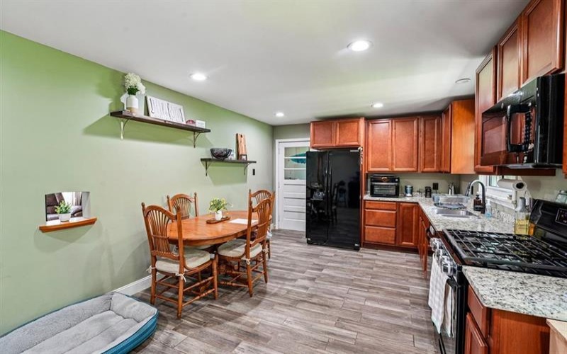 228 Walnut STREET, Houston, 15342, 3 Bedroom Bedrooms, 7 Room Rooms,2 BathroomBathrooms,Residential,For Sale,Walnut,1779014