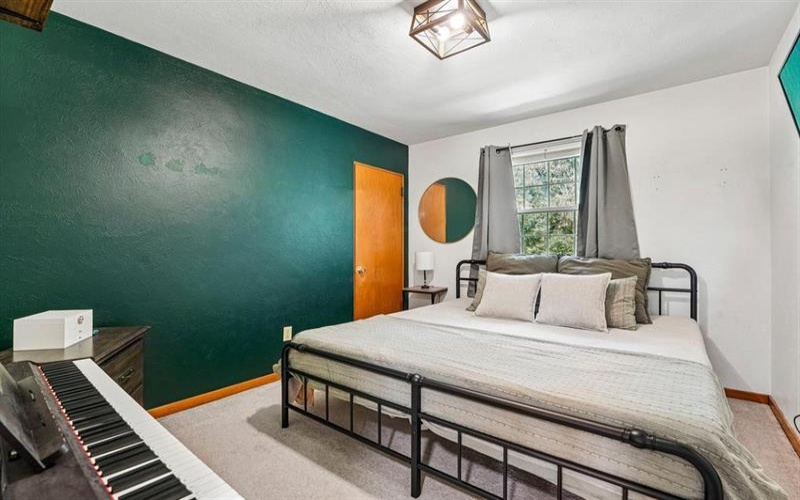 228 Walnut STREET, Houston, 15342, 3 Bedroom Bedrooms, 7 Room Rooms,2 BathroomBathrooms,Residential,For Sale,Walnut,1779014