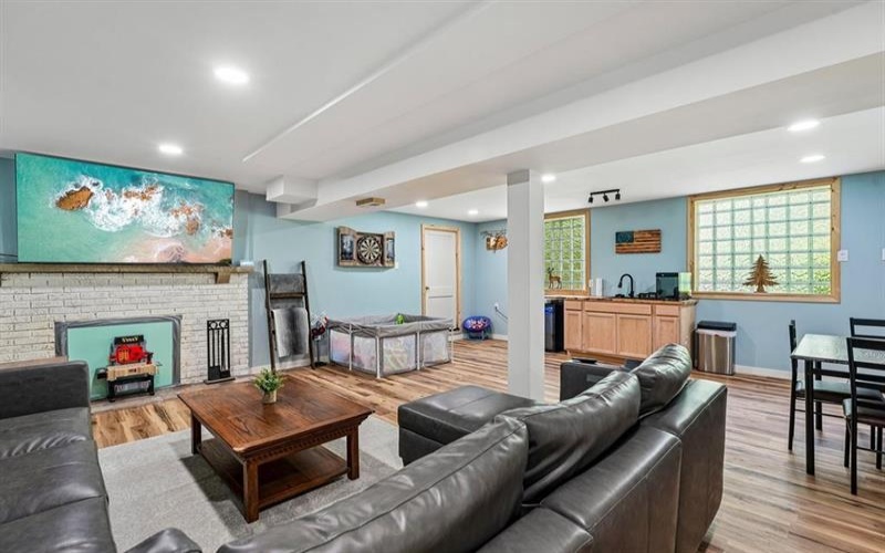 228 Walnut STREET, Houston, 15342, 3 Bedroom Bedrooms, 7 Room Rooms,2 BathroomBathrooms,Residential,For Sale,Walnut,1779014