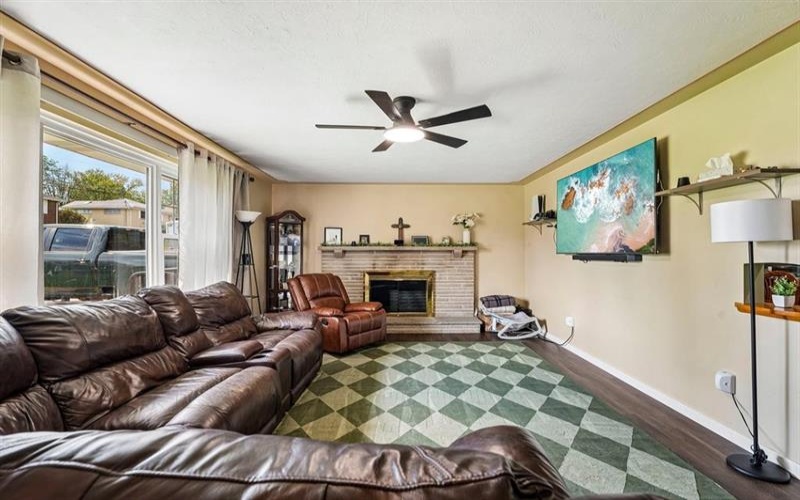 228 Walnut STREET, Houston, 15342, 3 Bedroom Bedrooms, 7 Room Rooms,2 BathroomBathrooms,Residential,For Sale,Walnut,1779014