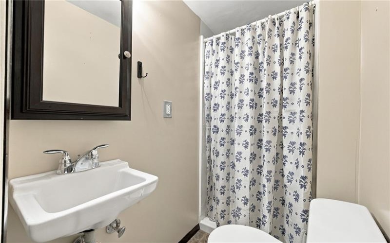 547 George St, Greensburg, 15601, 3 Bedroom Bedrooms, 7 Room Rooms,2 BathroomBathrooms,Residential,For Sale,George St,1779064
