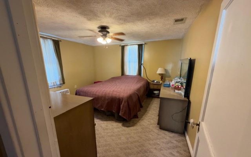 300 Clarendon Ave, Uniontown, 15401, 3 Bedroom Bedrooms, ,2.1 BathroomBathrooms,Residential,For Sale,Clarendon Ave,1778696