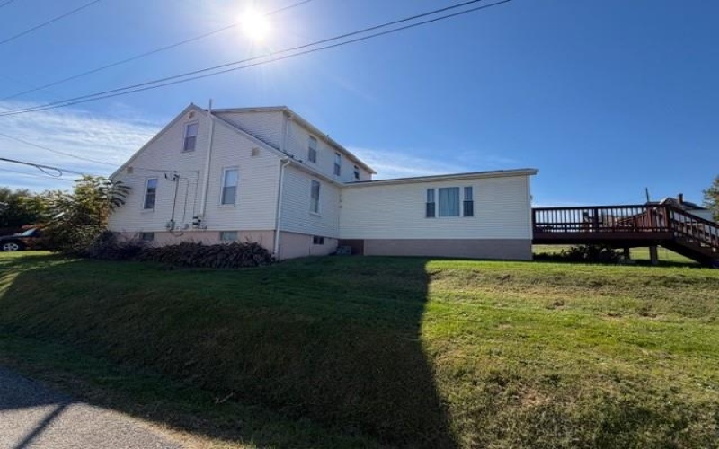 300 Clarendon Ave, Uniontown, 15401, 3 Bedroom Bedrooms, ,2.1 BathroomBathrooms,Residential,For Sale,Clarendon Ave,1778696