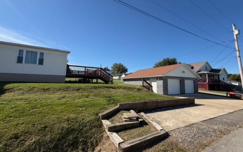 300 Clarendon Ave, Uniontown, 15401, 3 Bedroom Bedrooms, ,2.1 BathroomBathrooms,Residential,For Sale,Clarendon Ave,1778696