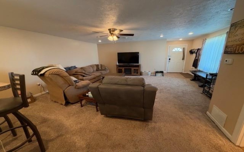 300 Clarendon Ave, Uniontown, 15401, 3 Bedroom Bedrooms, ,2.1 BathroomBathrooms,Residential,For Sale,Clarendon Ave,1778696