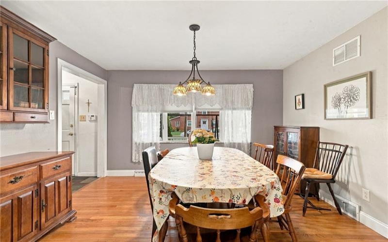 824 Spring Street, Latrobe, 15650, 4 Bedroom Bedrooms, 9 Room Rooms,3.1 BathroomBathrooms,Residential,For Sale,Spring Street,1779159