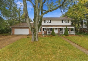 824 Spring Street, Latrobe, 15650, 4 Bedroom Bedrooms, 9 Room Rooms,3.1 BathroomBathrooms,Residential,For Sale,Spring Street,1779159