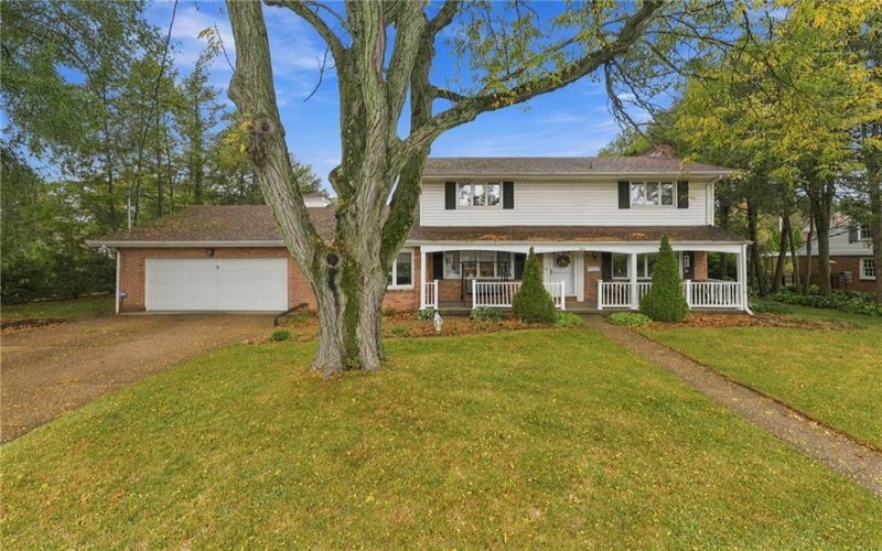 824 Spring Street, Latrobe, 15650, 4 Bedroom Bedrooms, 9 Room Rooms,3.1 BathroomBathrooms,Residential,For Sale,Spring Street,1779159