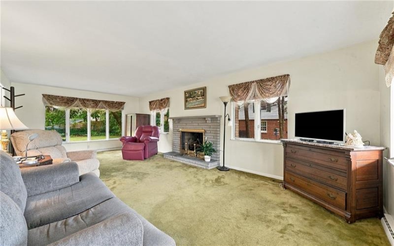 824 Spring Street, Latrobe, 15650, 4 Bedroom Bedrooms, 9 Room Rooms,3.1 BathroomBathrooms,Residential,For Sale,Spring Street,1779159
