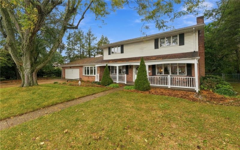 824 Spring Street, Latrobe, 15650, 4 Bedroom Bedrooms, 9 Room Rooms,3.1 BathroomBathrooms,Residential,For Sale,Spring Street,1779159