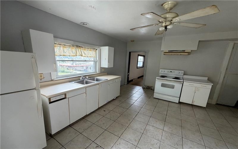353-355 3rd St, Webster, 15087, 2 Bedroom Bedrooms, 4 Room Rooms,1 BathroomBathrooms,Residential,For Sale,3rd St,1779183