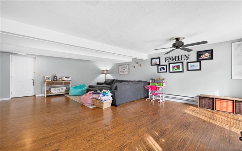 28 Pennsylvania Blvd, Monessen, 15062, 3 Bedroom Bedrooms, 9 Room Rooms,2 BathroomBathrooms,Residential,For Sale,Pennsylvania Blvd,1779192