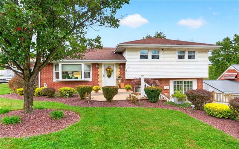 28 Pennsylvania Blvd, Monessen, 15062, 3 Bedroom Bedrooms, 9 Room Rooms,2 BathroomBathrooms,Residential,For Sale,Pennsylvania Blvd,1779192