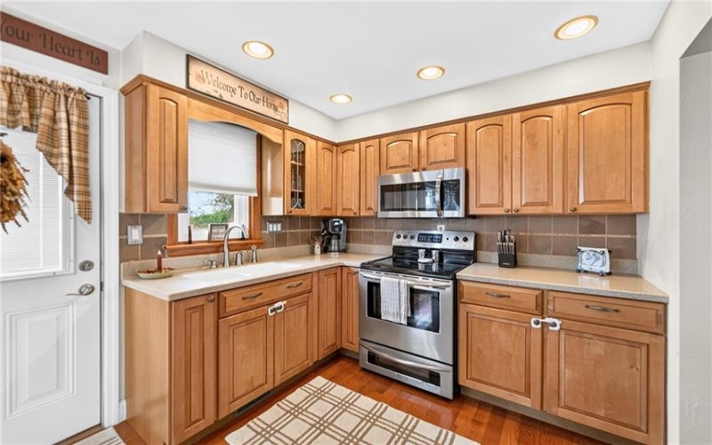 28 Pennsylvania Blvd, Monessen, 15062, 3 Bedroom Bedrooms, 9 Room Rooms,2 BathroomBathrooms,Residential,For Sale,Pennsylvania Blvd,1779192