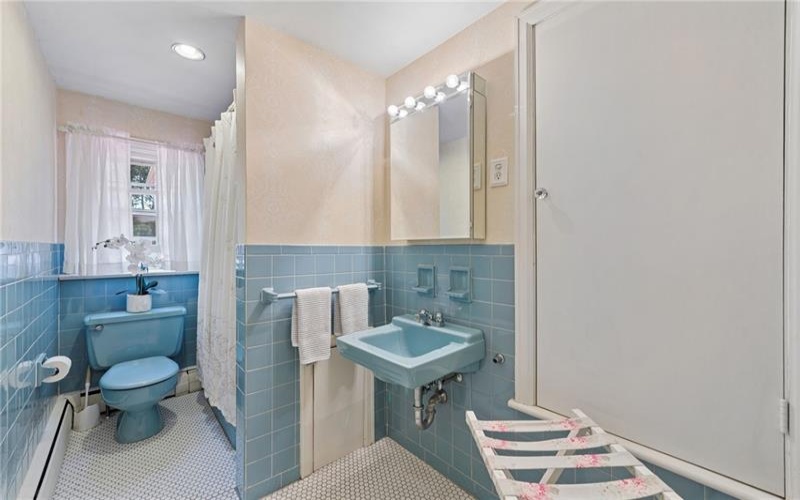 114 Sunrise Lane, Ligonier, 15658, 3 Bedroom Bedrooms, 10 Room Rooms,3.1 BathroomBathrooms,Residential,For Sale,Sunrise Lane,1779197