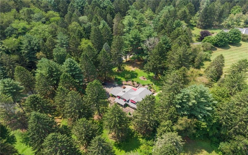 114 Sunrise Lane, Ligonier, 15658, 3 Bedroom Bedrooms, 10 Room Rooms,3.1 BathroomBathrooms,Residential,For Sale,Sunrise Lane,1779197