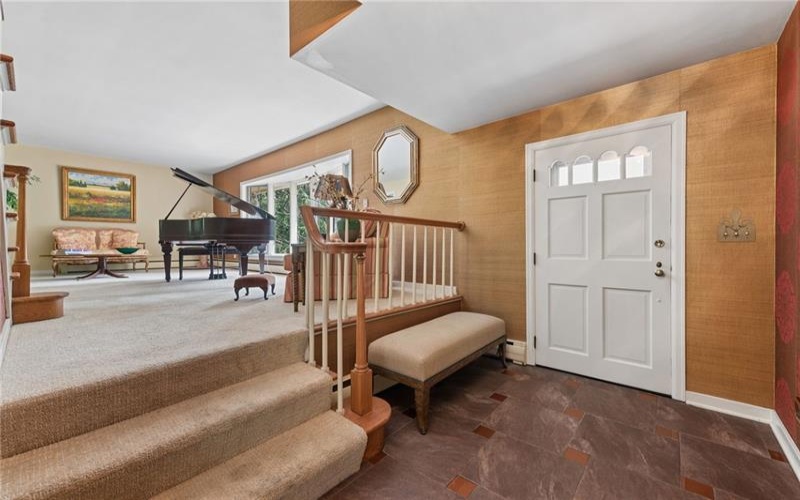 114 Sunrise Lane, Ligonier, 15658, 3 Bedroom Bedrooms, 10 Room Rooms,3.1 BathroomBathrooms,Residential,For Sale,Sunrise Lane,1779197