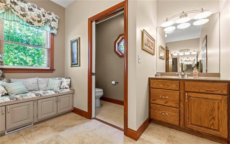 1004 Skyline Dr, Canonsburg, 15317, 4 Bedroom Bedrooms, 12 Room Rooms,3.1 BathroomBathrooms,Residential,For Sale,Skyline Dr,1779332