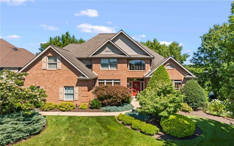 1004 Skyline Dr, Canonsburg, 15317, 4 Bedroom Bedrooms, 12 Room Rooms,3.1 BathroomBathrooms,Residential,For Sale,Skyline Dr,1779332