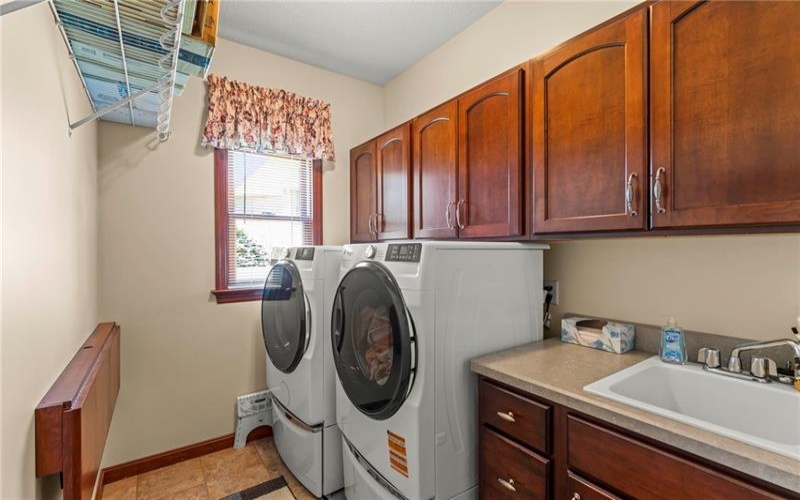 1004 Skyline Dr, Canonsburg, 15317, 4 Bedroom Bedrooms, 12 Room Rooms,3.1 BathroomBathrooms,Residential,For Sale,Skyline Dr,1779332