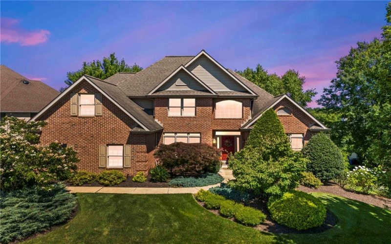 1004 Skyline Dr, Canonsburg, 15317, 4 Bedroom Bedrooms, 12 Room Rooms,3.1 BathroomBathrooms,Residential,For Sale,Skyline Dr,1779332