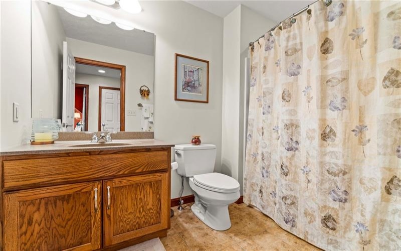 1004 Skyline Dr, Canonsburg, 15317, 4 Bedroom Bedrooms, 12 Room Rooms,3.1 BathroomBathrooms,Residential,For Sale,Skyline Dr,1779332