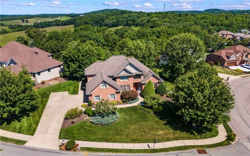 1004 Skyline Dr, Canonsburg, 15317, 4 Bedroom Bedrooms, 12 Room Rooms,3.1 BathroomBathrooms,Residential,For Sale,Skyline Dr,1779332