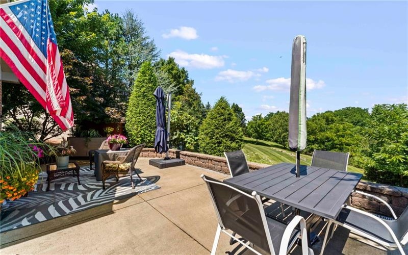 1004 Skyline Dr, Canonsburg, 15317, 4 Bedroom Bedrooms, 12 Room Rooms,3.1 BathroomBathrooms,Residential,For Sale,Skyline Dr,1779332