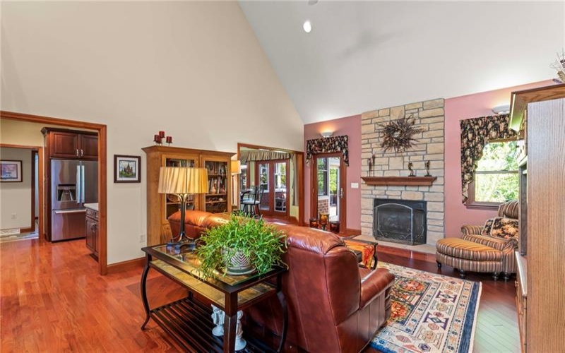 1004 Skyline Dr, Canonsburg, 15317, 4 Bedroom Bedrooms, 12 Room Rooms,3.1 BathroomBathrooms,Residential,For Sale,Skyline Dr,1779332