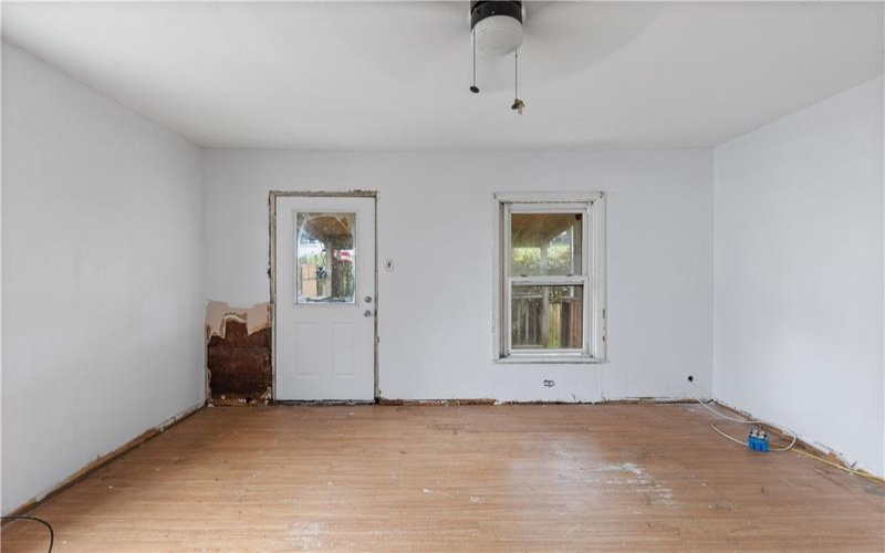99 Charles St, Washington, 15301, 3 Bedroom Bedrooms, 6 Room Rooms,2 BathroomBathrooms,Residential,For Sale,Charles St,1778932