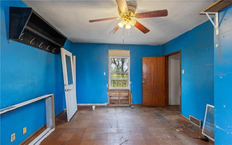 99 Charles St, Washington, 15301, 3 Bedroom Bedrooms, 6 Room Rooms,2 BathroomBathrooms,Residential,For Sale,Charles St,1778932