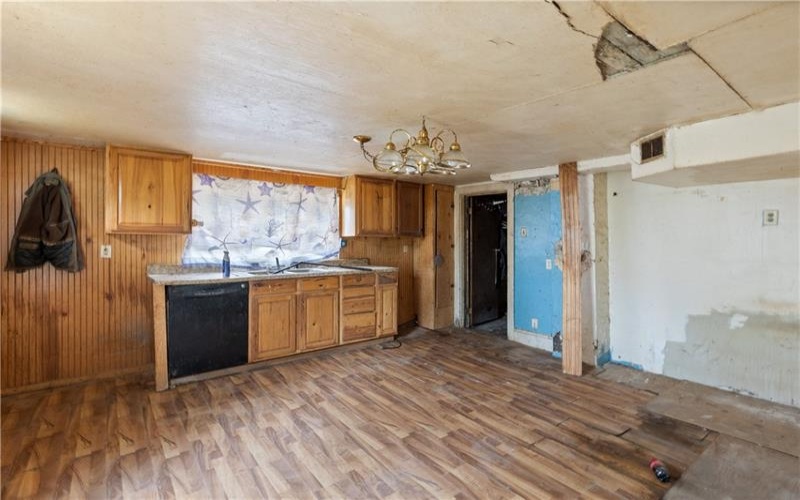 99 Charles St, Washington, 15301, 3 Bedroom Bedrooms, 6 Room Rooms,2 BathroomBathrooms,Residential,For Sale,Charles St,1778932
