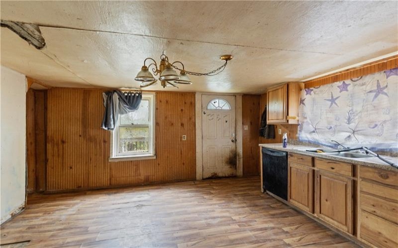 99 Charles St, Washington, 15301, 3 Bedroom Bedrooms, 6 Room Rooms,2 BathroomBathrooms,Residential,For Sale,Charles St,1778932