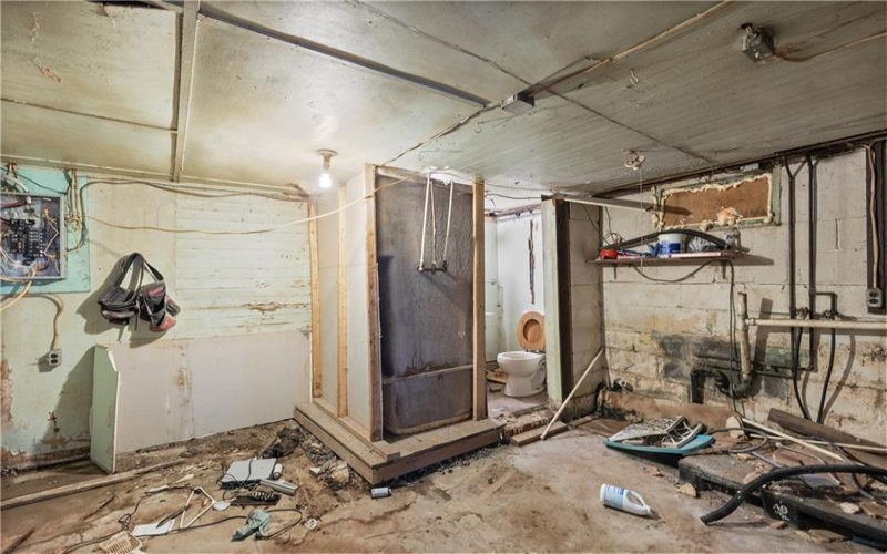 99 Charles St, Washington, 15301, 3 Bedroom Bedrooms, 6 Room Rooms,2 BathroomBathrooms,Residential,For Sale,Charles St,1778932