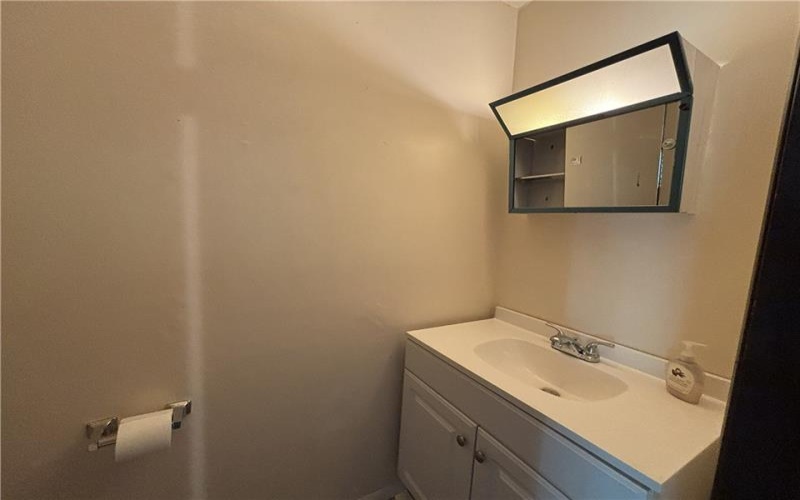 971 Academy Heights Dr, Greensburg, 15601, 3 Bedroom Bedrooms, ,1.1 BathroomBathrooms,Lease,For Rent,Academy Heights Dr,1779386