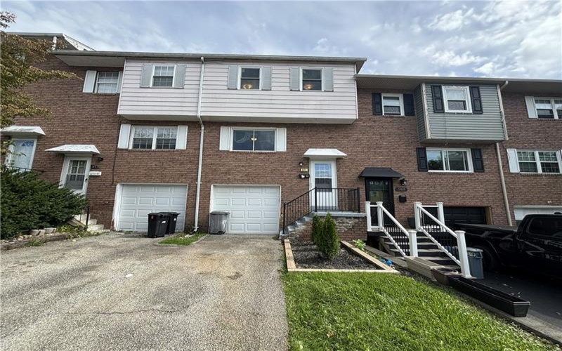 971 Academy Heights Dr, Greensburg, 15601, 3 Bedroom Bedrooms, ,1.1 BathroomBathrooms,Lease,For Rent,Academy Heights Dr,1779386