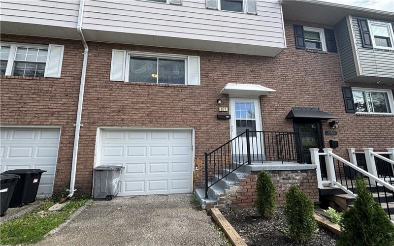 971 Academy Heights Dr, Greensburg, 15601, 3 Bedroom Bedrooms, ,1.1 BathroomBathrooms,Lease,For Rent,Academy Heights Dr,1779386
