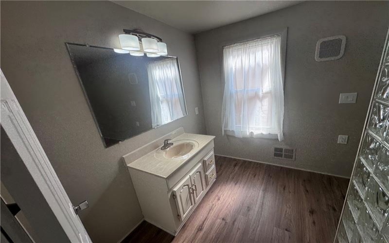 460 4th Ave, New Kensington, 15068, 3 Bedroom Bedrooms, ,1 BathroomBathrooms,Lease,For Rent,4th Ave,1779421