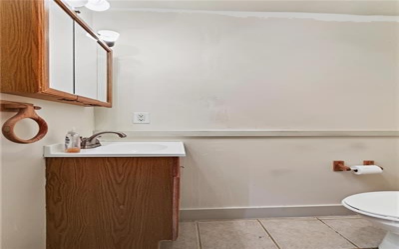 710 Mace Street, 15601, 15601, 3 Bedroom Bedrooms, 11 Room Rooms,2.1 BathroomBathrooms,Residential,For Sale,Mace Street,1779437