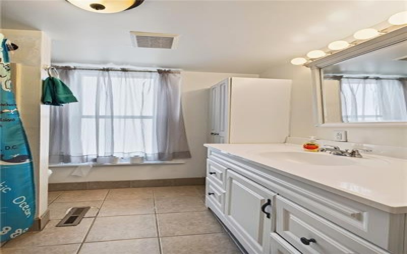 710 Mace Street, 15601, 15601, 3 Bedroom Bedrooms, 11 Room Rooms,2.1 BathroomBathrooms,Residential,For Sale,Mace Street,1779437