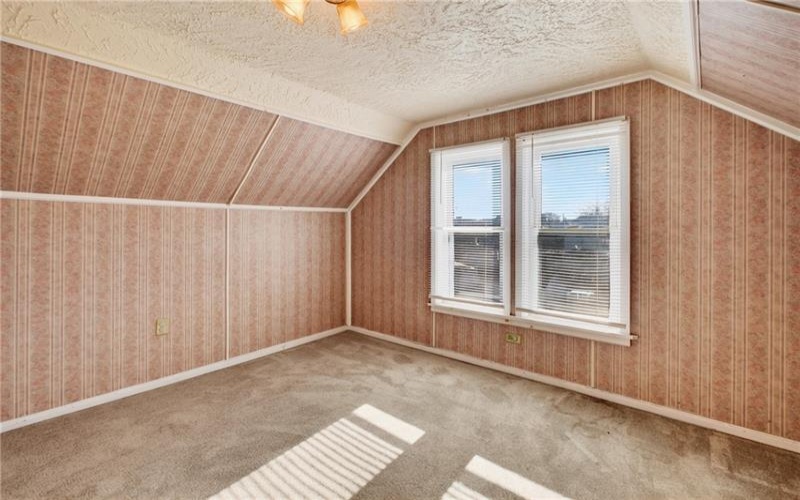 710 Mace Street, 15601, 15601, 3 Bedroom Bedrooms, 11 Room Rooms,2.1 BathroomBathrooms,Residential,For Sale,Mace Street,1779437