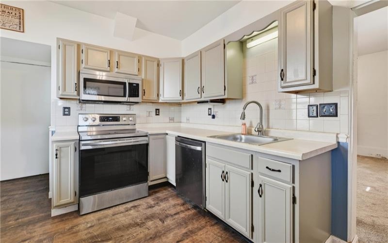 710 Mace Street, 15601, 15601, 3 Bedroom Bedrooms, 11 Room Rooms,2.1 BathroomBathrooms,Residential,For Sale,Mace Street,1779437